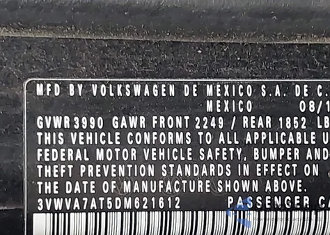 2013 Volkswagen Beetle 2.0T Turbo z USA, uszkodzony, nr VIN 3VWVA7AT5DM621612